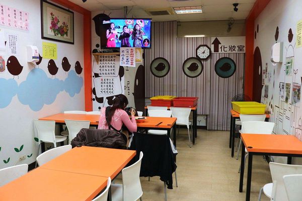 大王麻辣乾麵：【嘉義食記】大王麻辣乾麵(嘉義店)~吃辣朋友的福音來囉!刺激味蕾挑戰勁辣的程度，喜歡吃辣的朋友超推薦