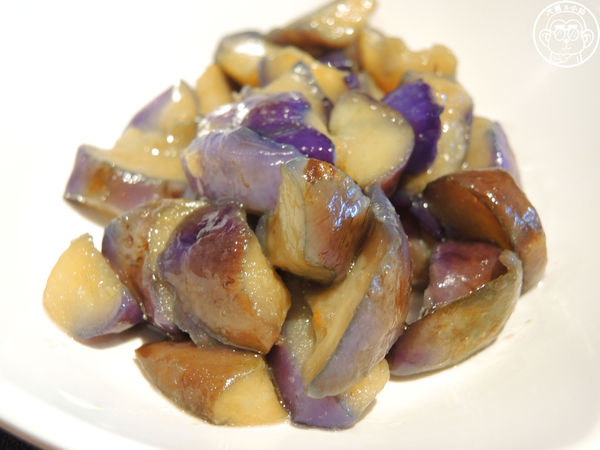 花蓮阿桂油飯(嚴玉桂食堂)：呷飽祙【花蓮･阿桂油飯】懷舊店面裡吃油飯配麵線