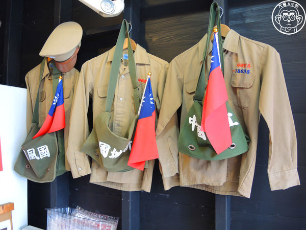 花蓮阿桂油飯(嚴玉桂食堂)：呷飽祙【花蓮･阿桂油飯】懷舊店面裡吃油飯配麵線
