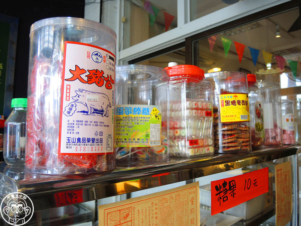 花蓮阿桂油飯(嚴玉桂食堂)：呷飽祙【花蓮･阿桂油飯】懷舊店面裡吃油飯配麵線