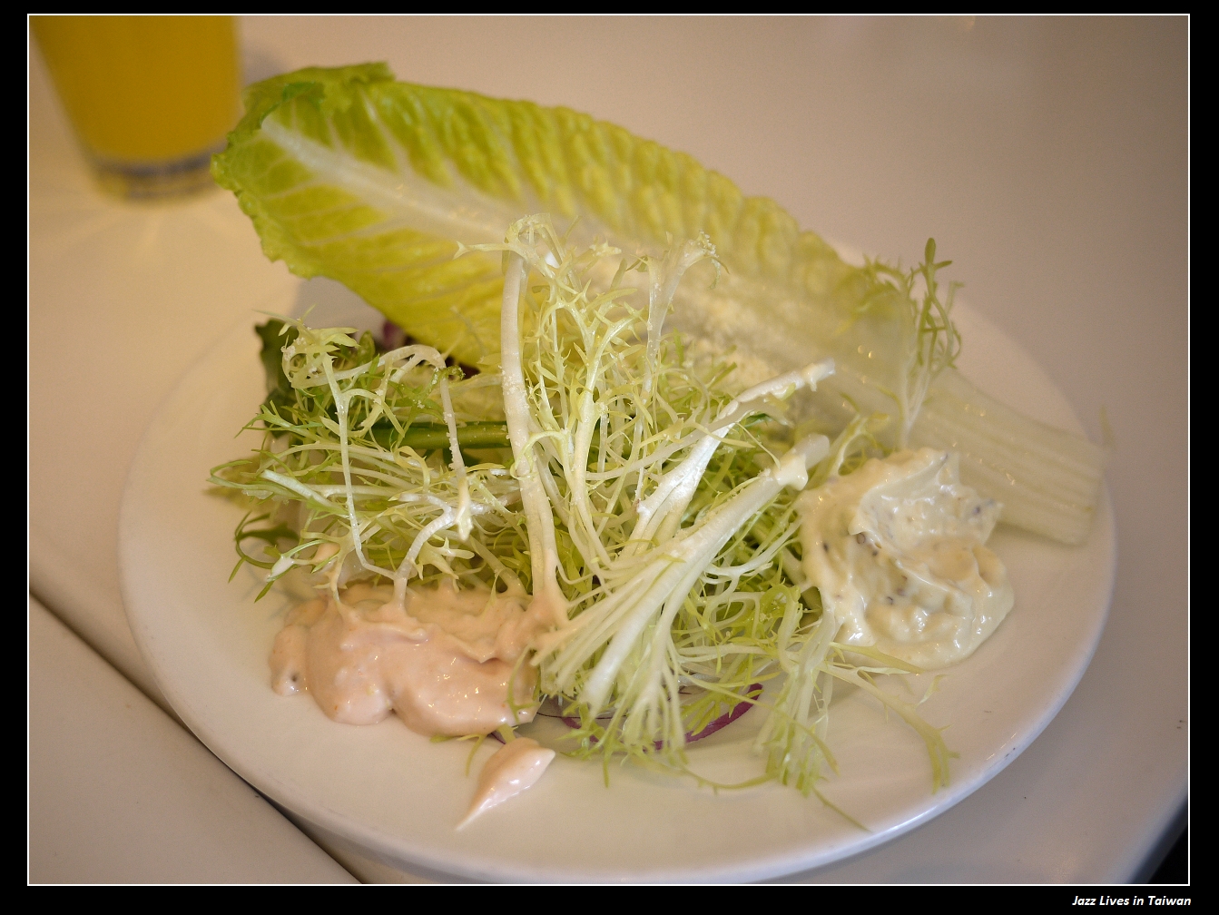 [柏克菲餐廳] 豐富早午餐搭配新北市忙碌的城市街景~