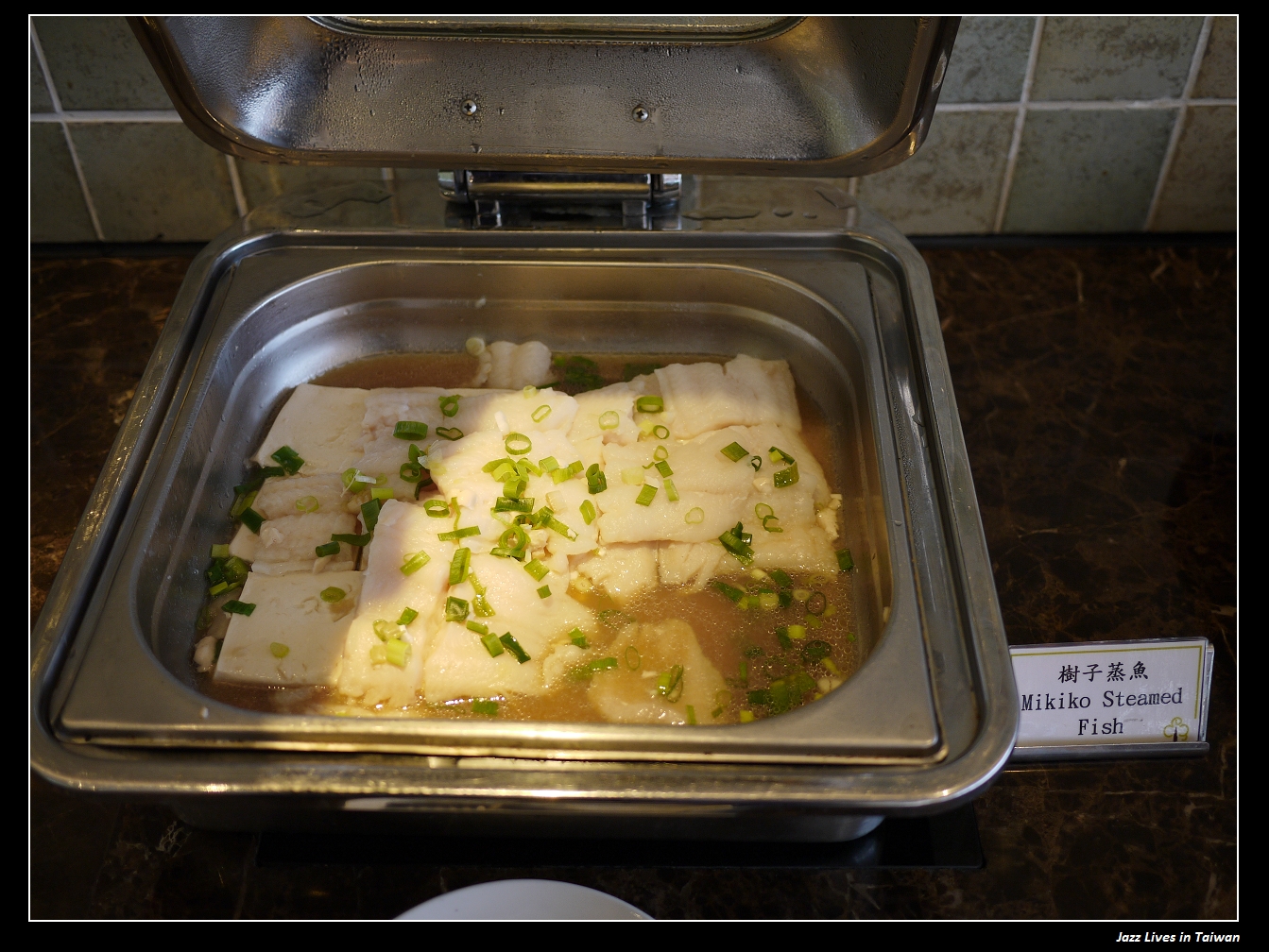 [柏克菲餐廳] 豐富早午餐搭配新北市忙碌的城市街景~