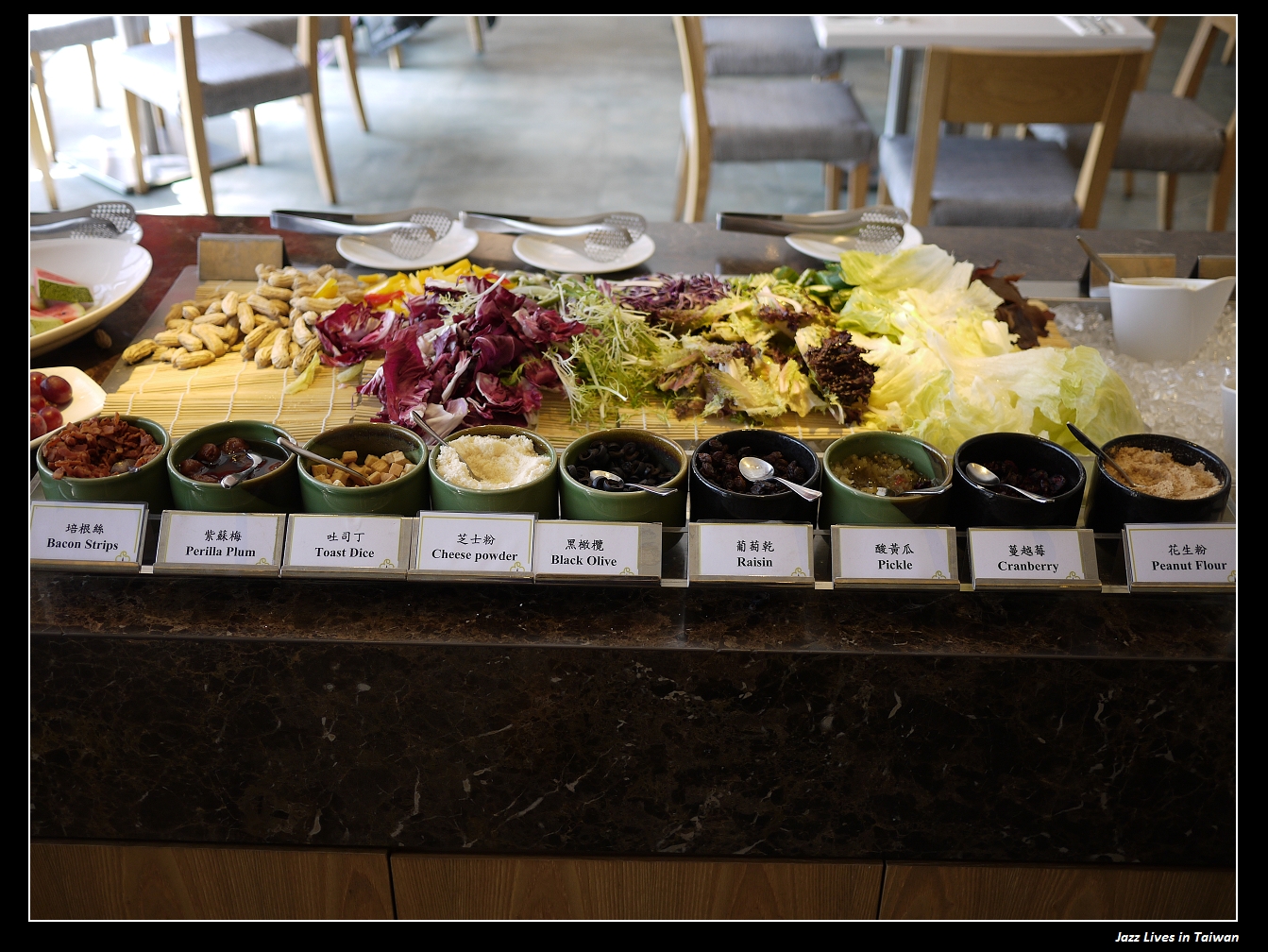 [柏克菲餐廳] 豐富早午餐搭配新北市忙碌的城市街景~