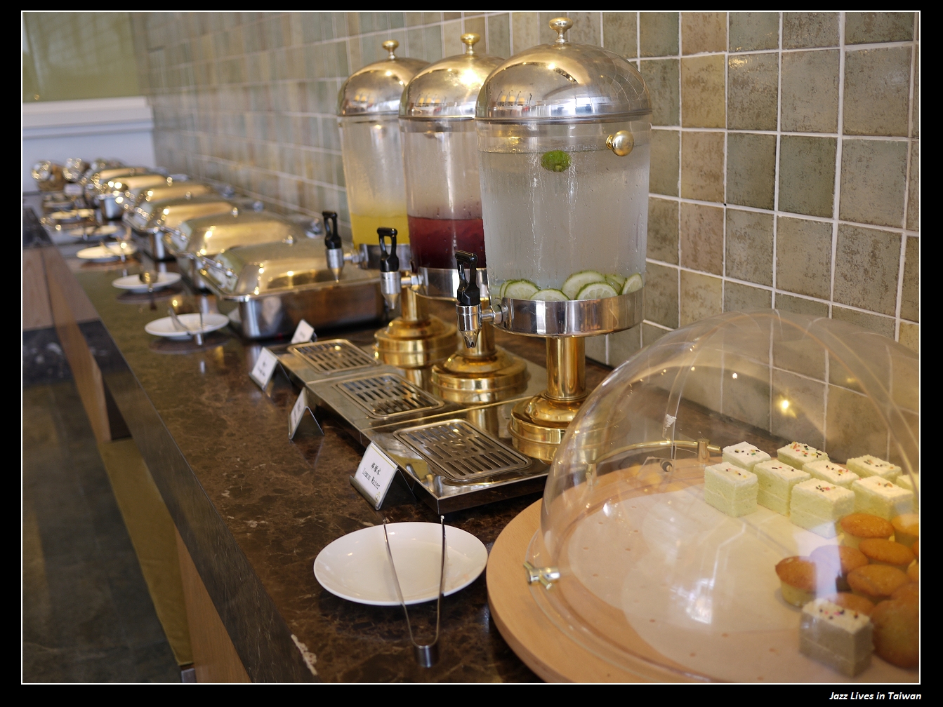 [柏克菲餐廳] 豐富早午餐搭配新北市忙碌的城市街景~