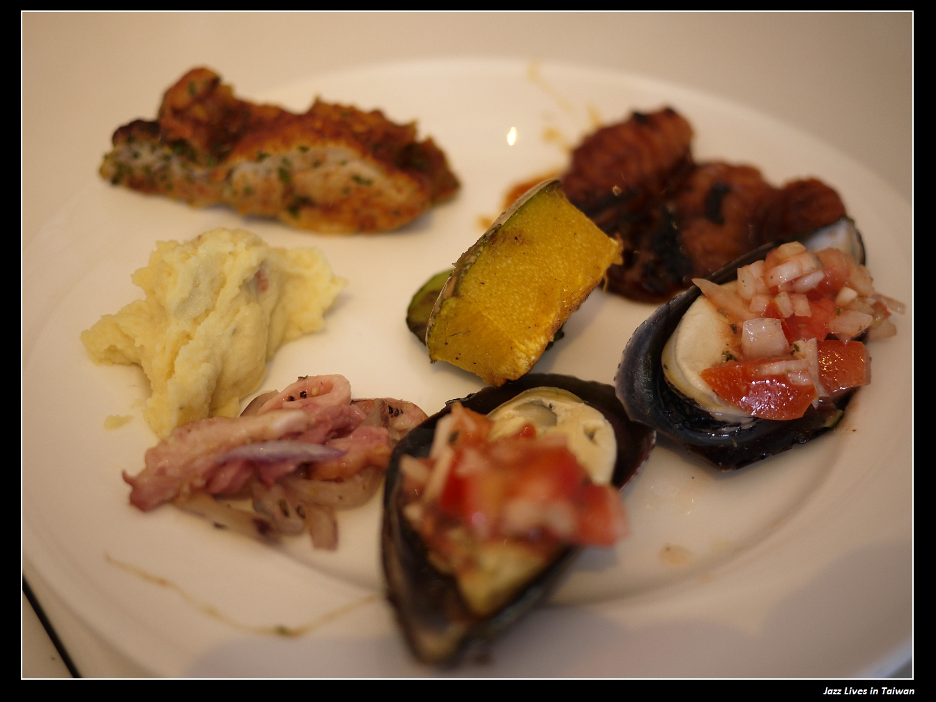 [柏克菲餐廳] 豐富早午餐搭配新北市忙碌的城市街景~