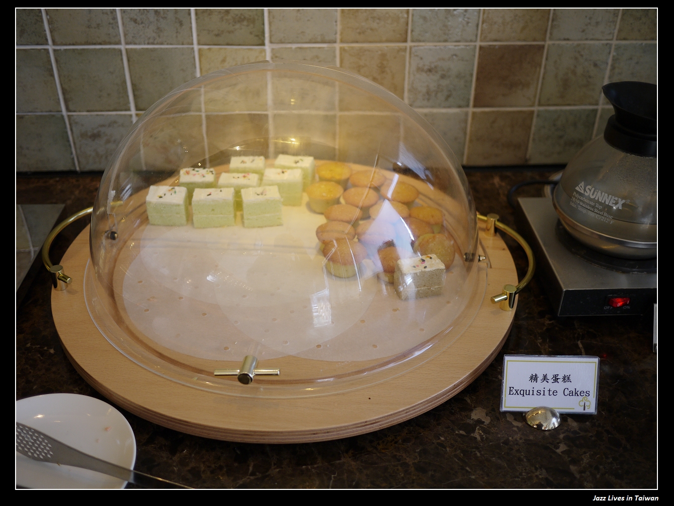 [柏克菲餐廳] 豐富早午餐搭配新北市忙碌的城市街景~