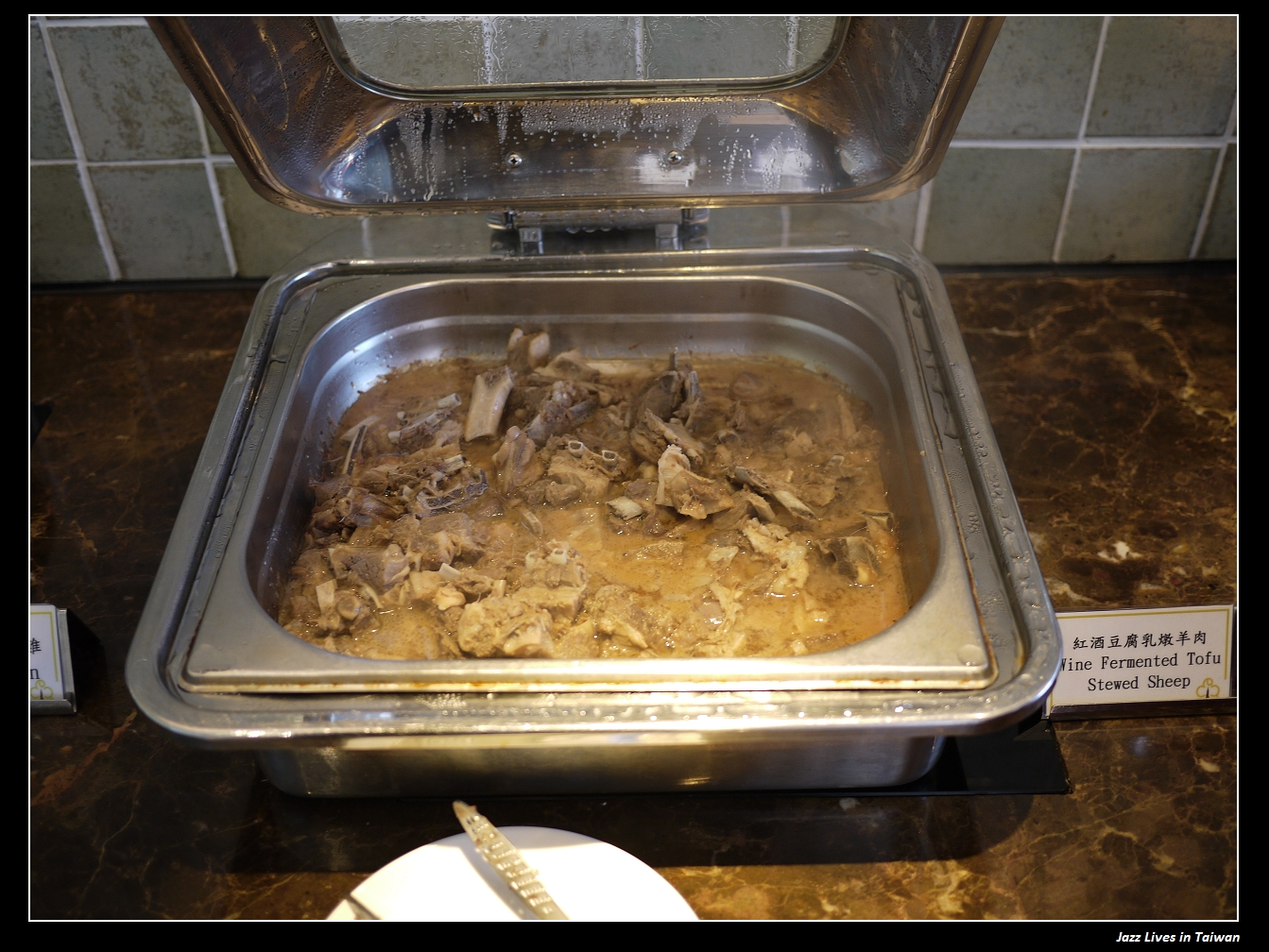 [柏克菲餐廳] 豐富早午餐搭配新北市忙碌的城市街景~