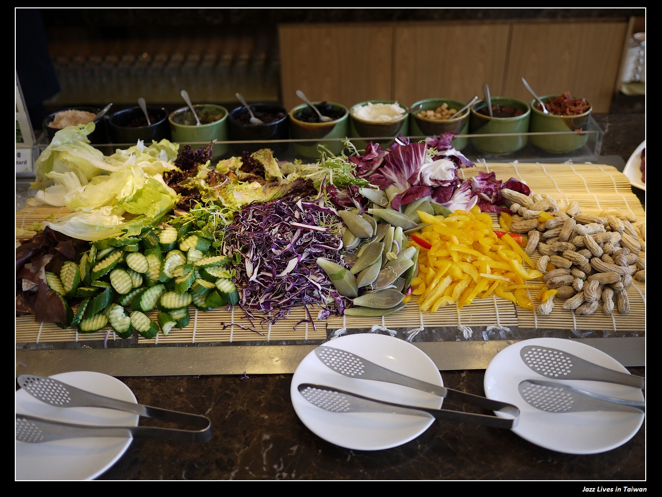 [柏克菲餐廳] 豐富早午餐搭配新北市忙碌的城市街景~