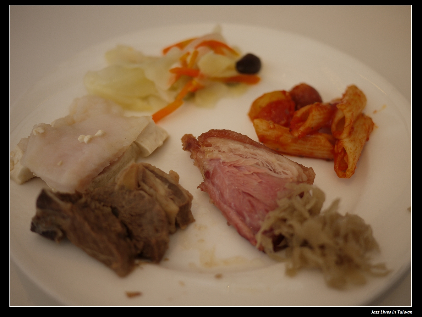 [柏克菲餐廳] 豐富早午餐搭配新北市忙碌的城市街景~