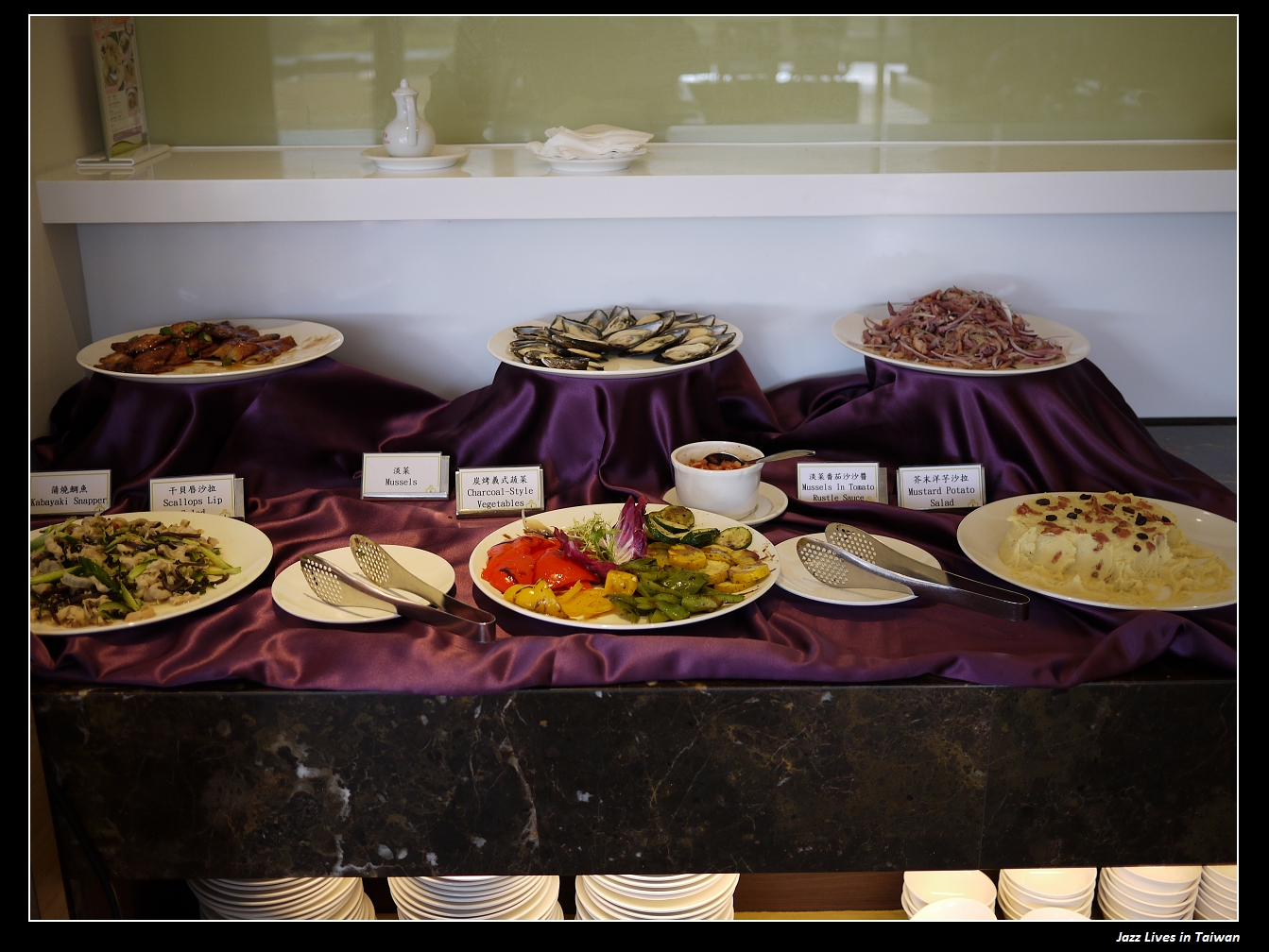 [柏克菲餐廳] 豐富早午餐搭配新北市忙碌的城市街景~