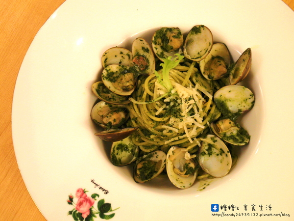 古典玫瑰園(台中大遠百店):〖台中│美食〗古典玫瑰園(台中大遠百店) ❤ 全新開幕~新菜單全面大降價!!在台中大遠百中也有貴婦等級的豪華三層英式下午茶囉!!