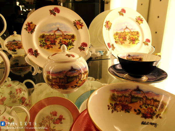 古典玫瑰園(台中大遠百店):〖台中│美食〗古典玫瑰園(台中大遠百店) ❤ 全新開幕~新菜單全面大降價!!在台中大遠百中也有貴婦等級的豪華三層英式下午茶囉!!