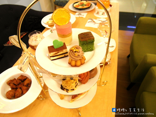 古典玫瑰園(台中大遠百店):〖台中│美食〗古典玫瑰園(台中大遠百店) ❤ 全新開幕~新菜單全面大降價!!在台中大遠百中也有貴婦等級的豪華三層英式下午茶囉!!