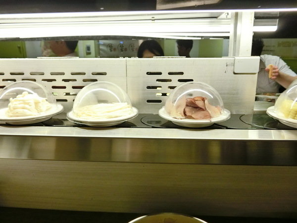 好客迴轉火鍋:【南港平價美食推薦】好客迴轉火鍋~平價又好吃的小火鍋,就在捷運南港站 CITYLINK( C1棟7樓)喔!