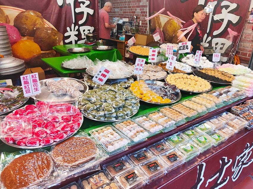 【深坑老街一日遊】深坑美食必吃推薦/碳烤臭豆腐、紅燒豆腐、豆腐羹、豆腐冰淇淋/漫步在古色古香的老街超有