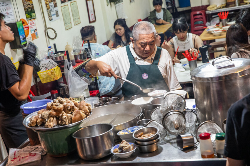 台南市中西區阿明豬心冬粉本店｜一年四季天天都在排！米其林推薦名產級豬心冬粉