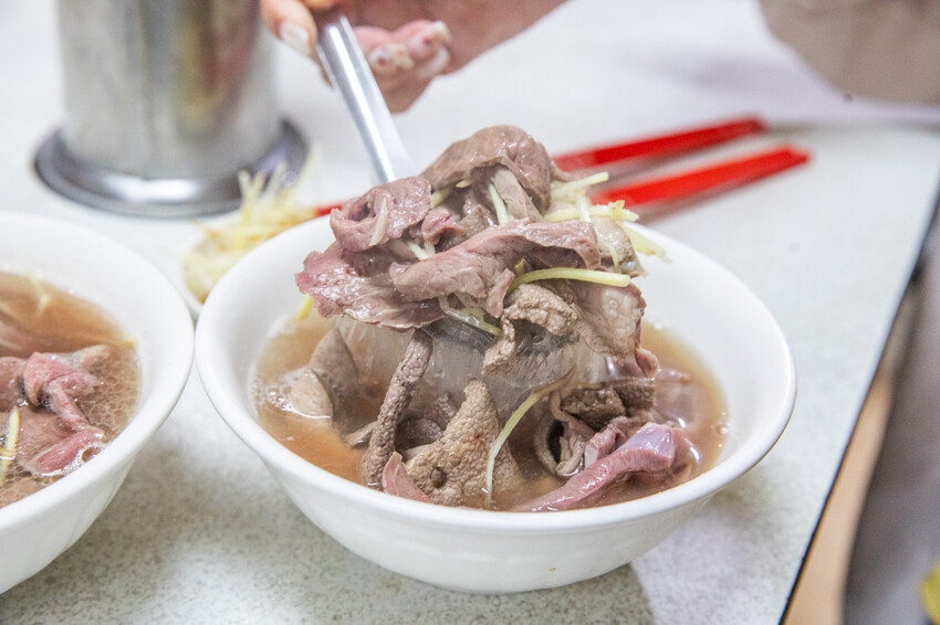 台南市中西區阿明豬心冬粉本店｜一年四季天天都在排！米其林推薦名產級豬心冬粉