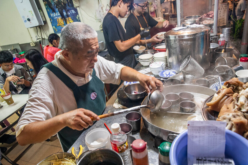 台南市中西區阿明豬心冬粉本店｜一年四季天天都在排！米其林推薦名產級豬心冬粉