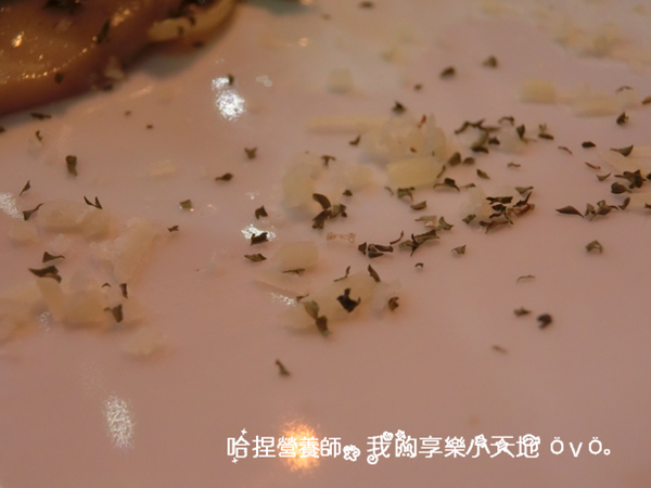 【台北中山】《tame moose》特色小酒館　巷弄美食（大眼怪拉花／漸層蝶豆花飲／煙燻鮭魚歐姆蛋／松露義大利麵）