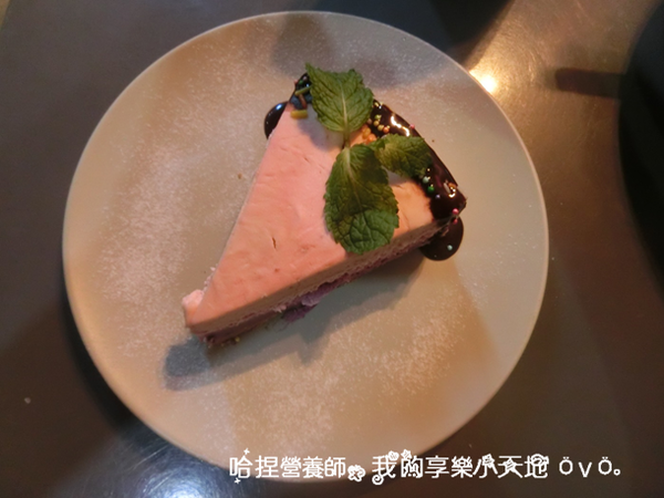 【台北中山】《tame moose》特色小酒館　巷弄美食（大眼怪拉花／漸層蝶豆花飲／煙燻鮭魚歐姆蛋／松露義大利麵）