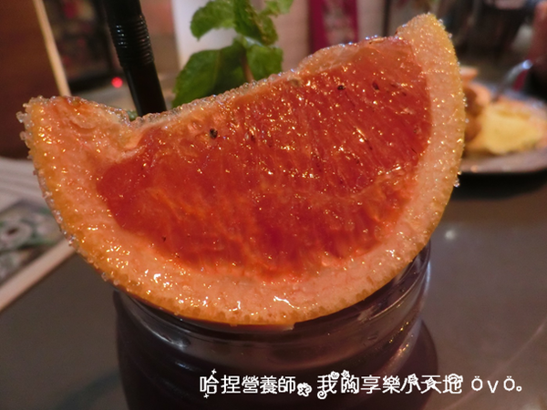 【台北中山】《tame moose》特色小酒館　巷弄美食（大眼怪拉花／漸層蝶豆花飲／煙燻鮭魚歐姆蛋／松露義大利麵）