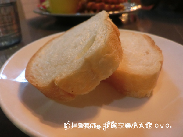 【台北中山】《tame moose》特色小酒館　巷弄美食（大眼怪拉花／漸層蝶豆花飲／煙燻鮭魚歐姆蛋／松露義大利麵）