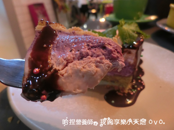 【台北中山】《tame moose》特色小酒館　巷弄美食（大眼怪拉花／漸層蝶豆花飲／煙燻鮭魚歐姆蛋／松露義大利麵）