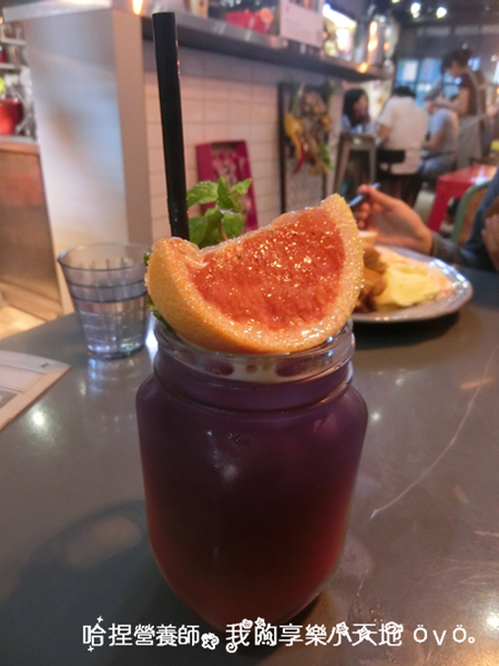 【台北中山】《tame moose》特色小酒館　巷弄美食（大眼怪拉花／漸層蝶豆花飲／煙燻鮭魚歐姆蛋／松露義大利麵）