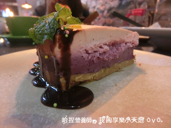 【台北中山】《tame moose》特色小酒館　巷弄美食（大眼怪拉花／漸層蝶豆花飲／煙燻鮭魚歐姆蛋／松露義大利麵）