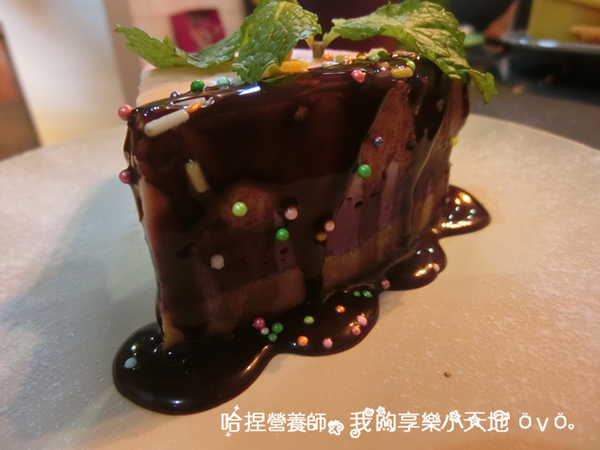 【台北中山】《tame moose》特色小酒館　巷弄美食（大眼怪拉花／漸層蝶豆花飲／煙燻鮭魚歐姆蛋／松露義大利麵）