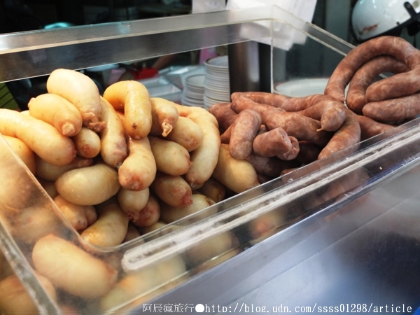 上讚肉圓大腸粉腸：【美食特搜。屏東市】上讚肉圓。炸肉圓配上招牌粉腸大腸，這樣吃相當perfect