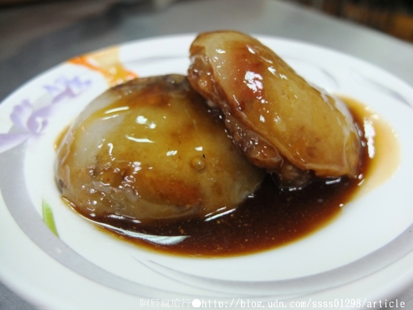 上讚肉圓大腸粉腸：【美食特搜。屏東市】上讚肉圓。炸肉圓配上招牌粉腸大腸，這樣吃相當perfect