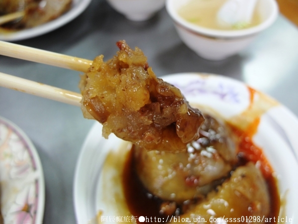 上讚肉圓大腸粉腸：【美食特搜。屏東市】上讚肉圓。炸肉圓配上招牌粉腸大腸，這樣吃相當perfect