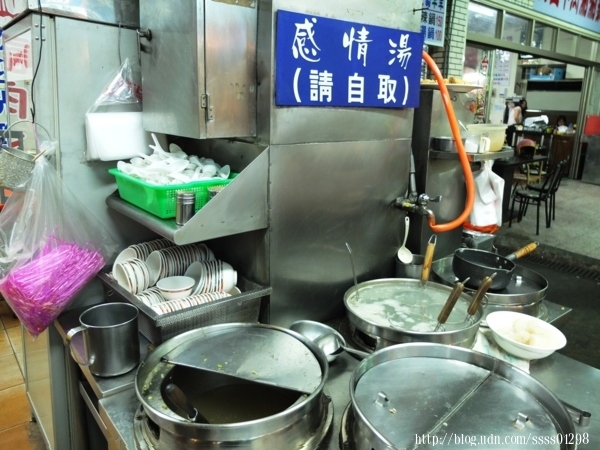 食旅生活隨筆。屏東市美食。上讚肉圓大腸粉腸