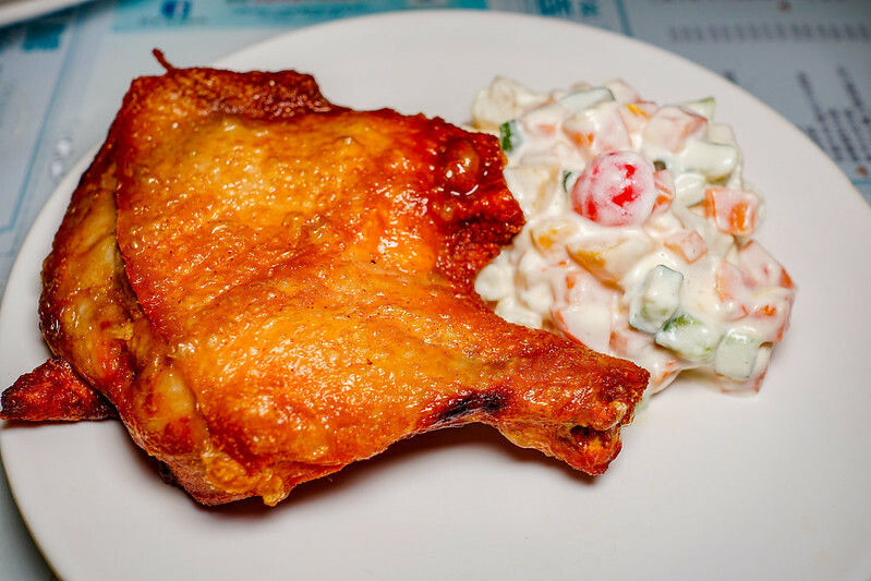 南京三民站港式茶餐廳！萬芳冰室正宗港式茶餐廳，必點生炸雞髀與忌廉溝鮮奶。