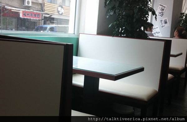 『呷』「捷運南京三民站」☆ 萬芳冰室 ☆ 香港茶餐廳豬排飯好好味