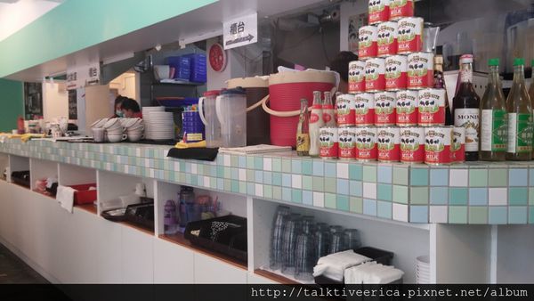 『呷』「捷運南京三民站」☆ 萬芳冰室 ☆ 香港茶餐廳豬排飯好好味