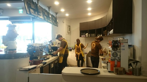 查理布朗咖啡CHARLIE BROWN CAFE TAIWAN：高雄~超好拍主題餐廳 查理布朗咖啡 CHARLIE BROWN CAFE TAIWAN~史奴比上菜囉~