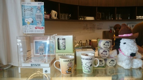 查理布朗咖啡CHARLIE BROWN CAFE TAIWAN：高雄~超好拍主題餐廳 查理布朗咖啡 CHARLIE BROWN CAFE TAIWAN~史奴比上菜囉~