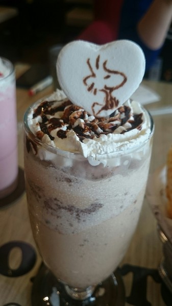 查理布朗咖啡CHARLIE BROWN CAFE TAIWAN：高雄~超好拍主題餐廳 查理布朗咖啡 CHARLIE BROWN CAFE TAIWAN~史奴比上菜囉~