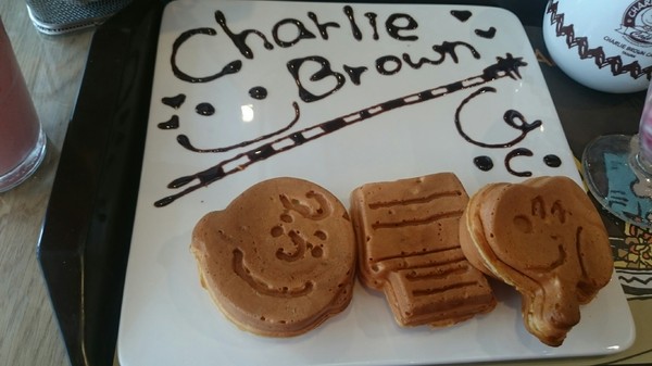 查理布朗咖啡CHARLIE BROWN CAFE TAIWAN：高雄~超好拍主題餐廳 查理布朗咖啡 CHARLIE BROWN CAFE TAIWAN~史奴比上菜囉~