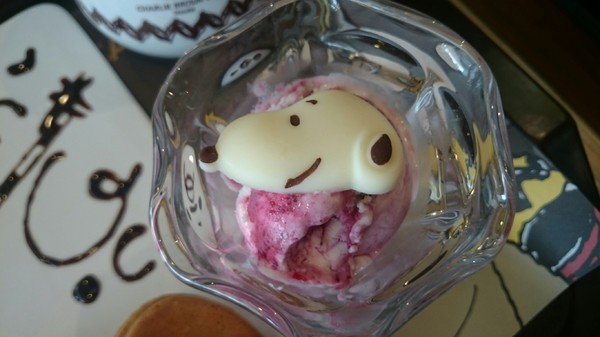 查理布朗咖啡CHARLIE BROWN CAFE TAIWAN：高雄~超好拍主題餐廳 查理布朗咖啡 CHARLIE BROWN CAFE TAIWAN~史奴比上菜囉~