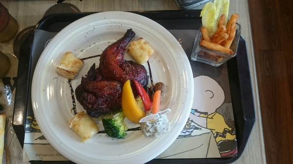 查理布朗咖啡CHARLIE BROWN CAFE TAIWAN：高雄~超好拍主題餐廳 查理布朗咖啡 CHARLIE BROWN CAFE TAIWAN~史奴比上菜囉~