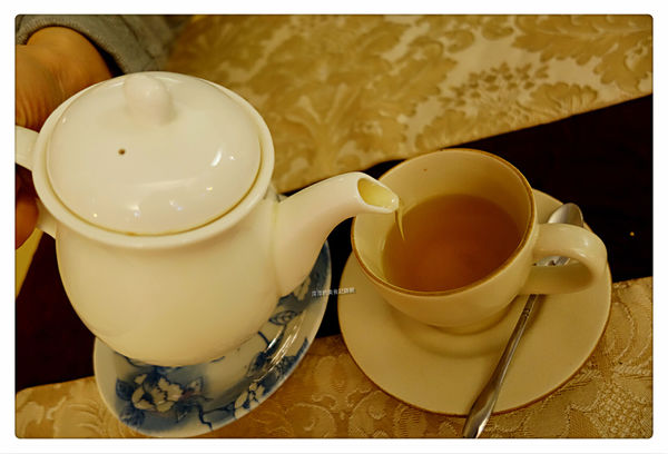 摩賽卡法式茶館 ~ 永康商圈法式茶館吃牛排/燉豬腳．喝好茶 - 捷運東門站