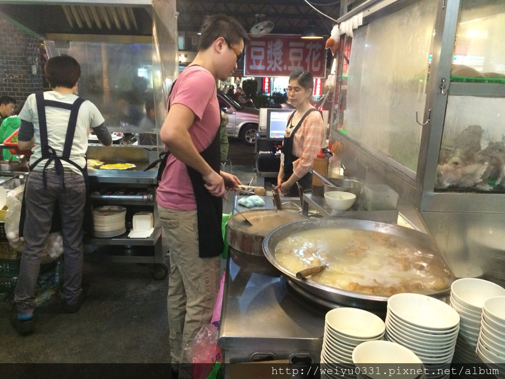 新店人都知道的好味道、新店市公所人氣料理推薦－《七張米粉湯》