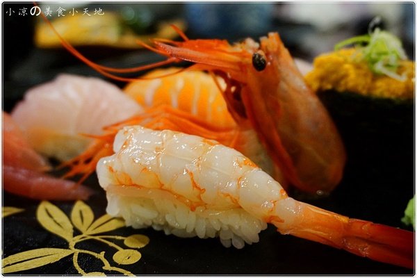 厚切の鲑鱼亲子丼,深海的美味啵滋啵滋在嘴里跳动,cp值破表!