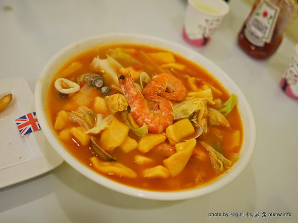 喵匠義式麵坊：【食記】台中喵匠義式麵坊@沙鹿捷運BRT靜宜大學 : 不只是可愛! 給你暖暖幸福的平價美味義式料理