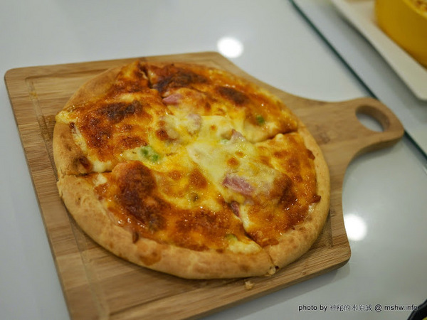 喵匠義式麵坊：【食記】台中喵匠義式麵坊@沙鹿捷運BRT靜宜大學 : 不只是可愛! 給你暖暖幸福的平價美味義式料理