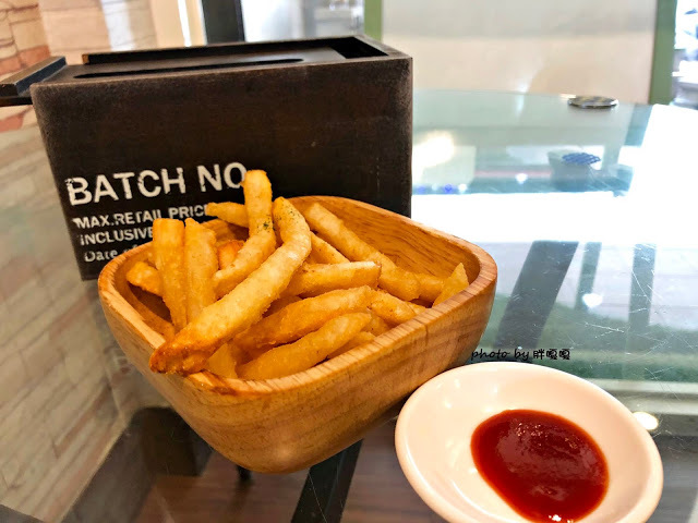 【台中 北區】高沐 Pasta&Steak 🍝位在科博館附近，網路聲浪超高，一致好評無雷的平價義式料理，實際走一遭後，我想我們夫妻倆的嘴巴有問題吧！！