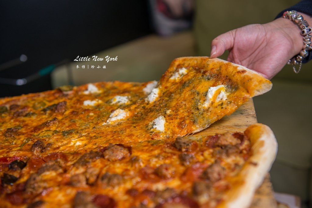 小紐約披薩Little New York~道地的美式靈魂,黃金比例麵皮耐人尋味!國父紀念館站美食推薦 - 麥仔の生活日記